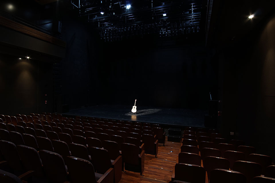 1관 1층 J열 17번 좌석에서 본 무대