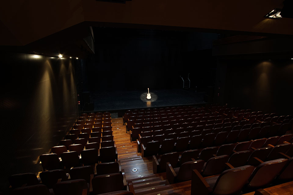 1관 1층 N열 4번 좌석에서 본 무대