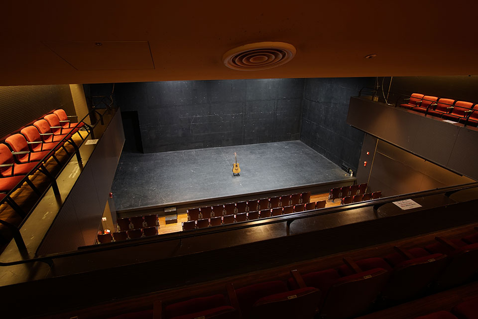 2관 O열 3번 좌석에서 본 무대