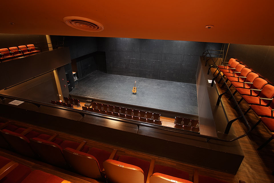 2관 O열 16번 좌석에서 본 무대