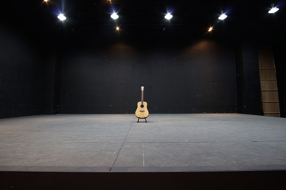 3관 1열 10번 좌석에서 본 무대