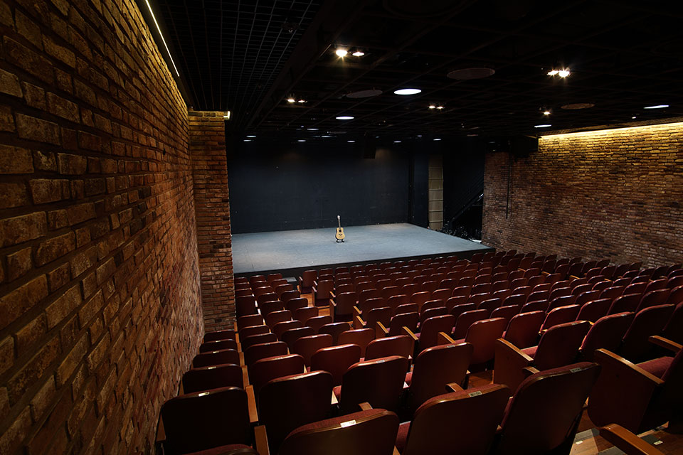 3관 13열 4번 좌석에서 본 무대