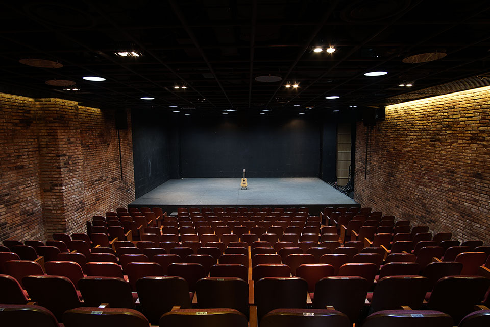 3관 13열 10번 좌석에서 본 무대